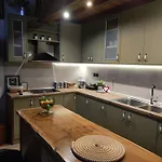 Herme's Hut * Παύλιανη