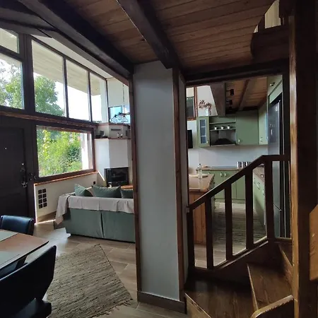 Herme's Hut * 帕弗兰尼