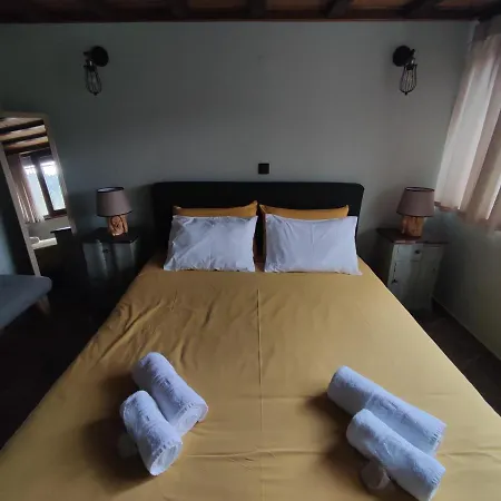 Herme's Hut Pavliani