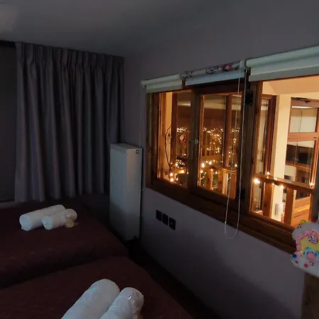 Herme's Hut Pavliani