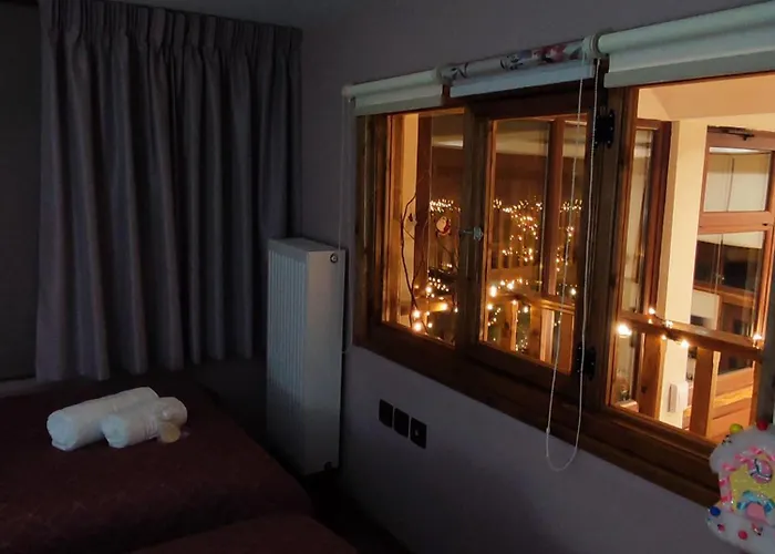 Herme's Hut Pavliani