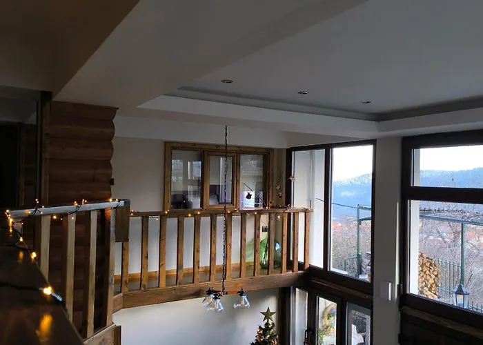 Herme's Hut Pavliani